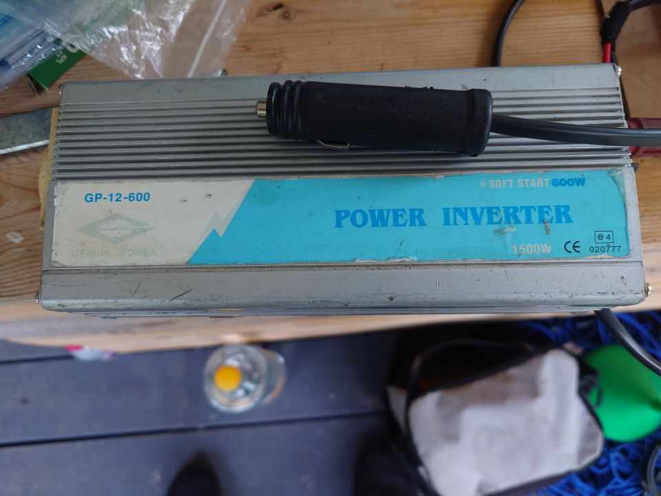 12V 600/1200W invertteri