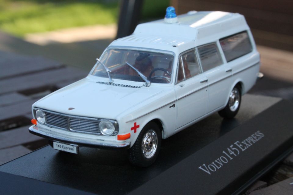 1968 Volvo 145 Express ambulanssi pienoismalli 1:43 farmari auto keräilyauto