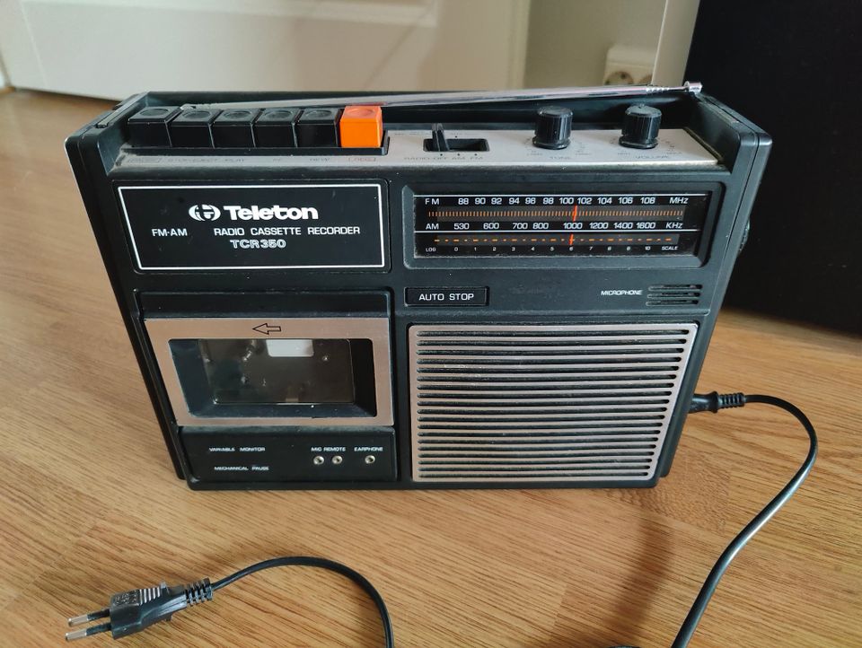 Retro kasettiradio