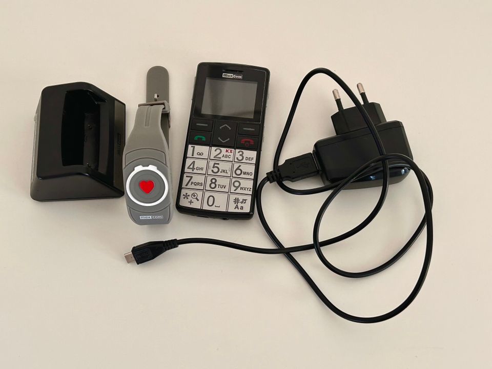 MaxCom MM 715 BB senioripuhelin