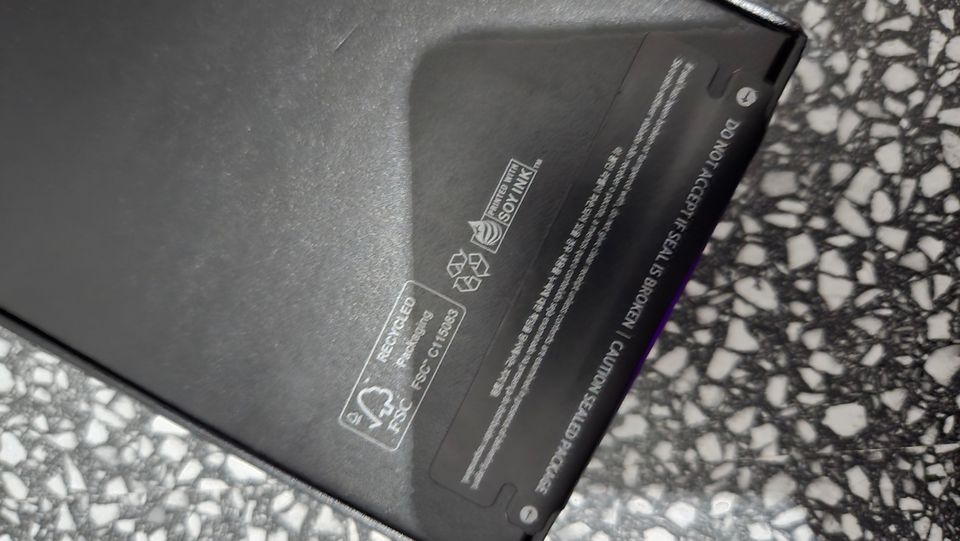 Galaxy Z Flip6 256GB Crafted Black (avaamaton)