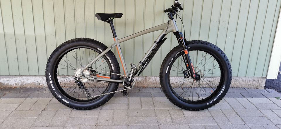 Felt DD10 keulajoustoinen fatbike