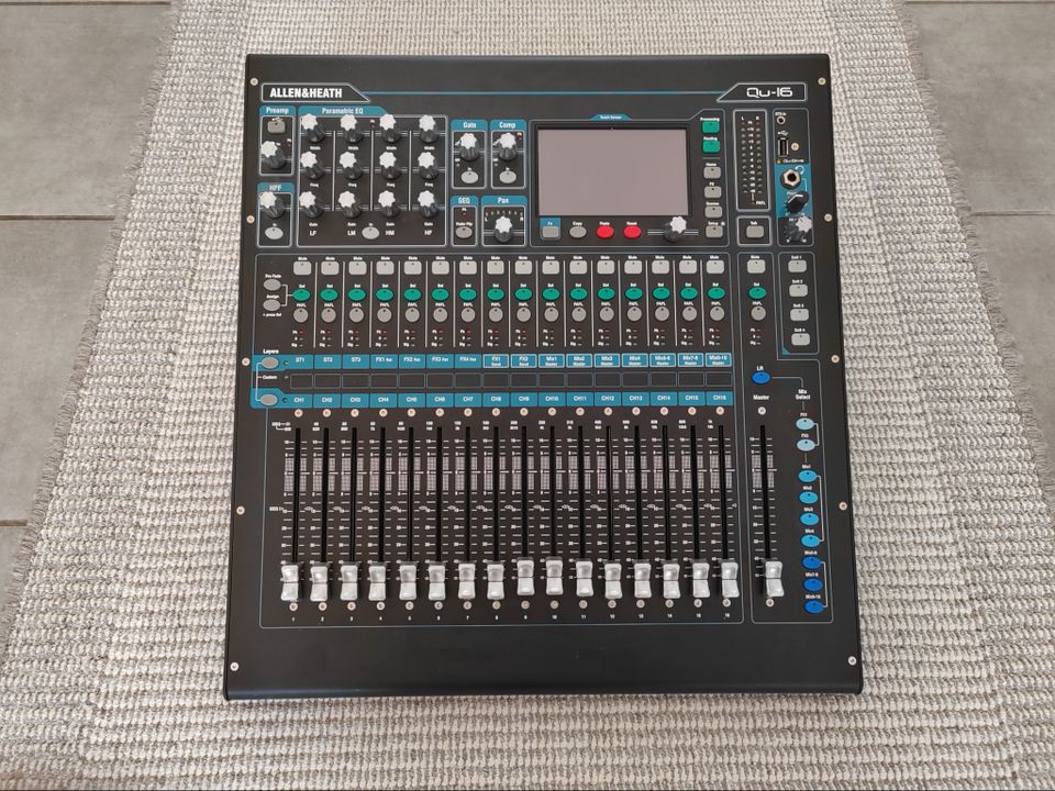 Allen & Heath QU-16 Digimikseri