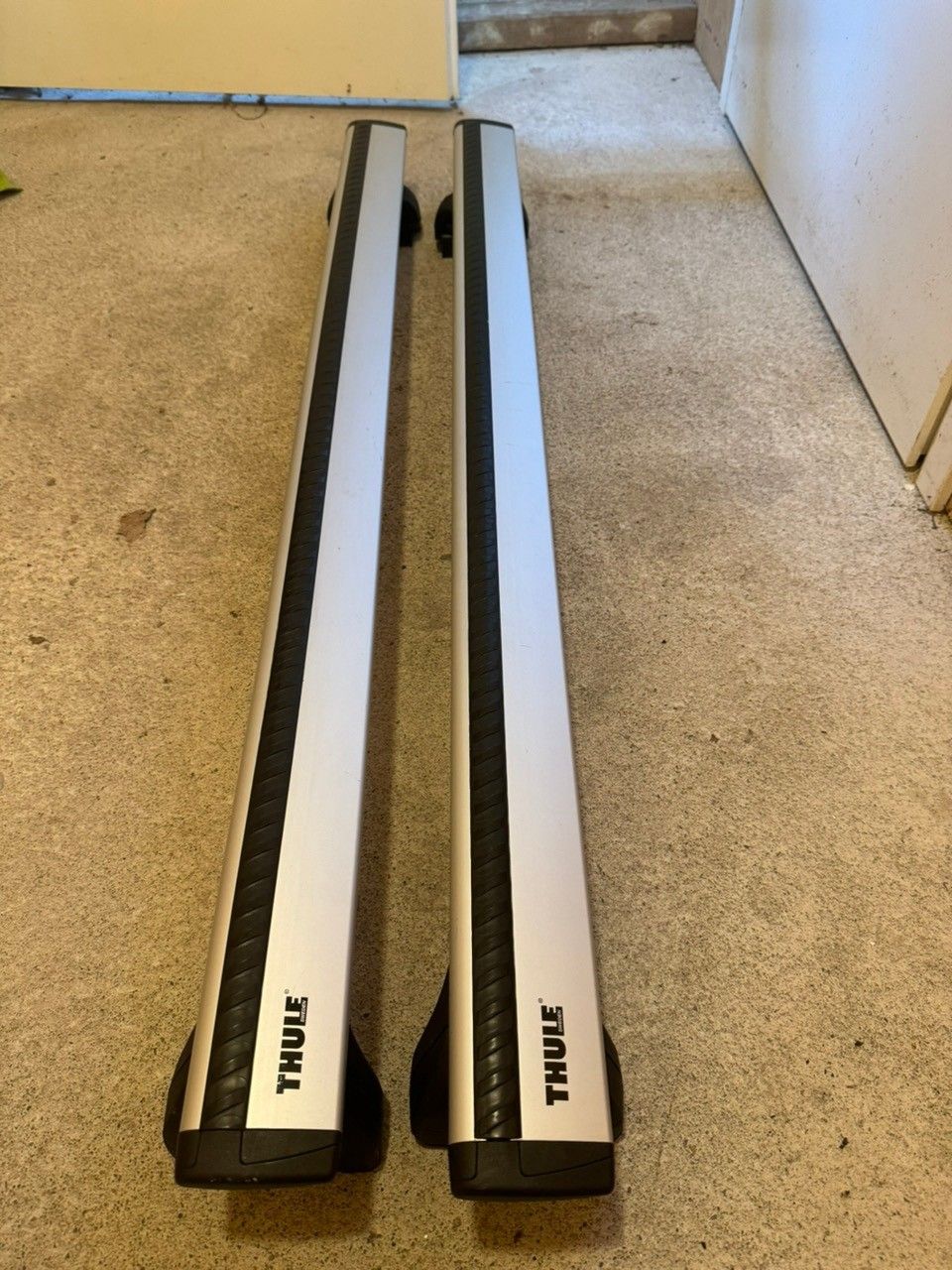 Thule wingbar + thule rapid system kit 4044 + thule rapid system 753