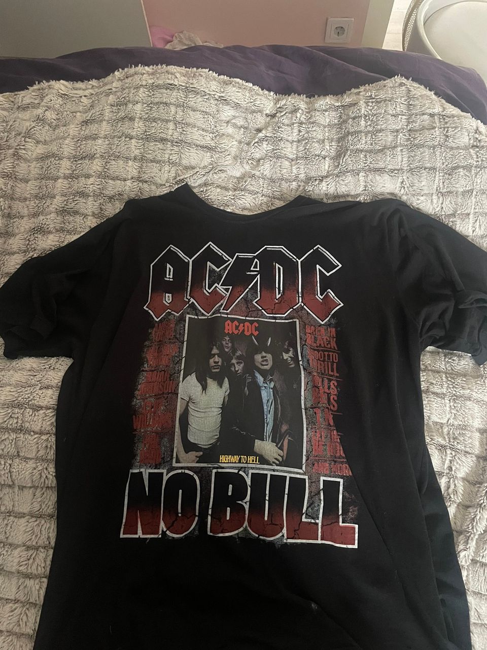 Acdc t paita