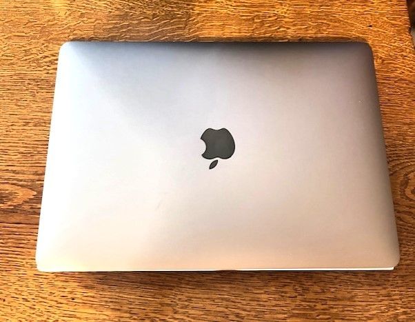 Apple Macbook Pro 13’’ 2019 (8/256)