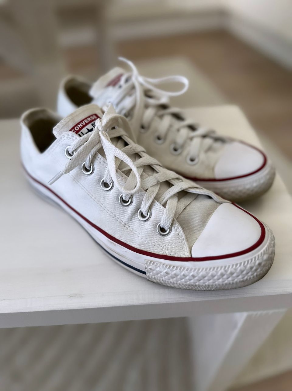 Lyhytvartiset Converse Tennarit