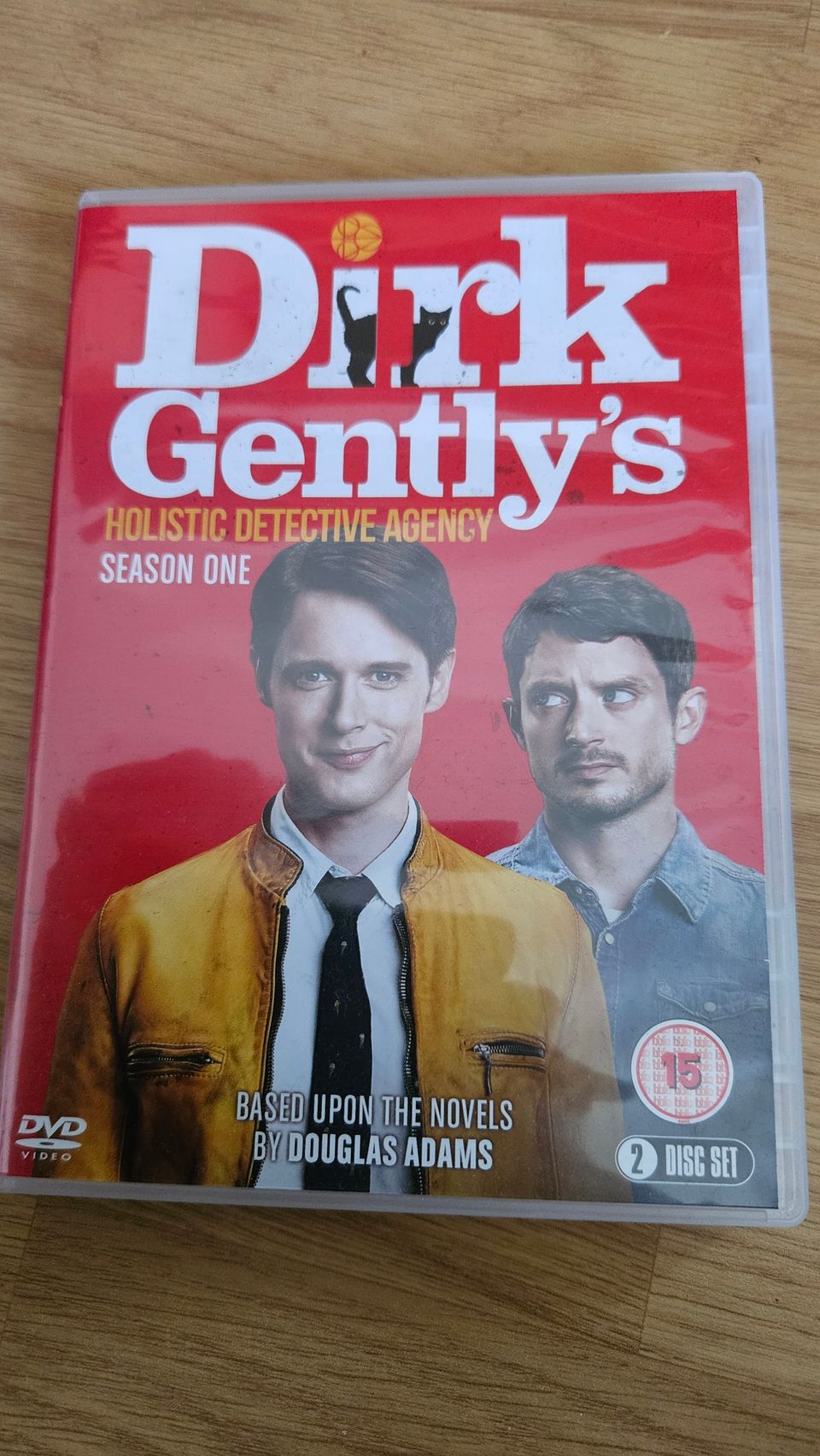 Dirk Gently's Holistic Detective Agency - Season 1 * Netflix * Elijah Wood