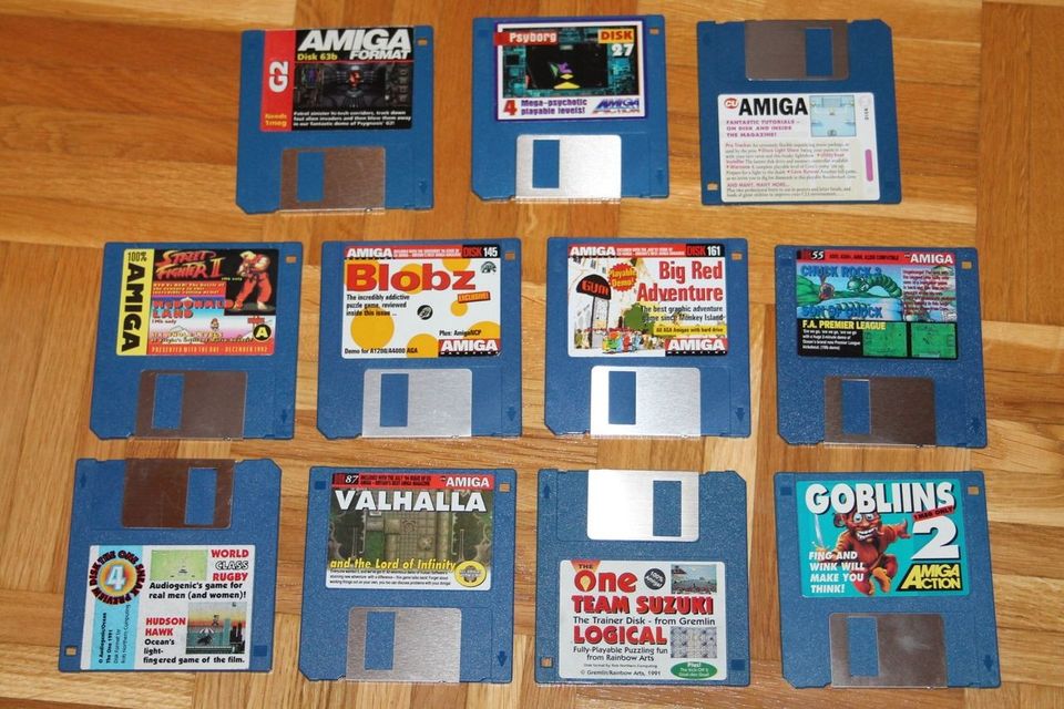 Amiga tietokone 11KPL alkuperäisiä ERÄ diskettejä levy levykkeitä 3,5" levyjä