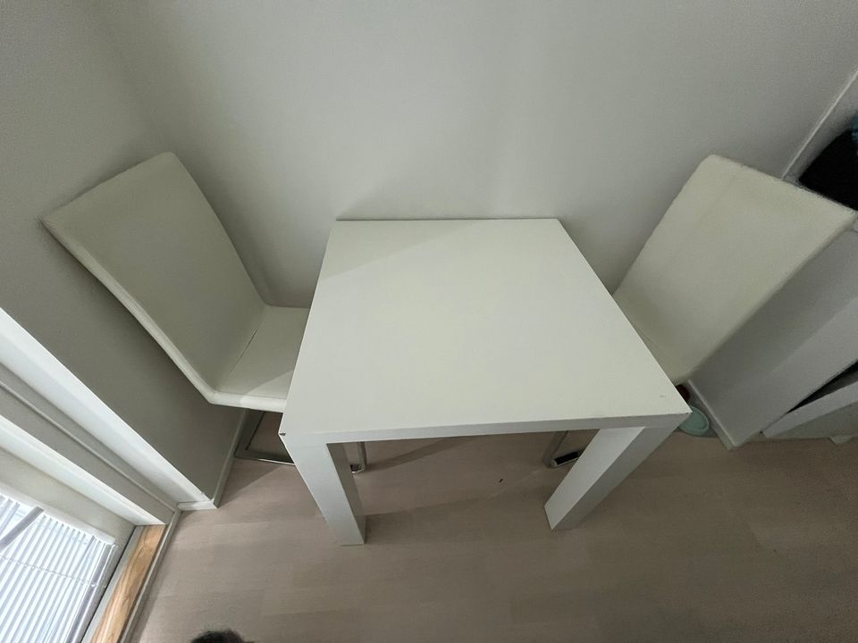 Ruokapöytä+tuolit