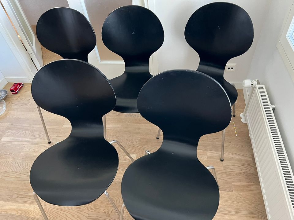 Mustat tuolit metallijaloilla 5kpl