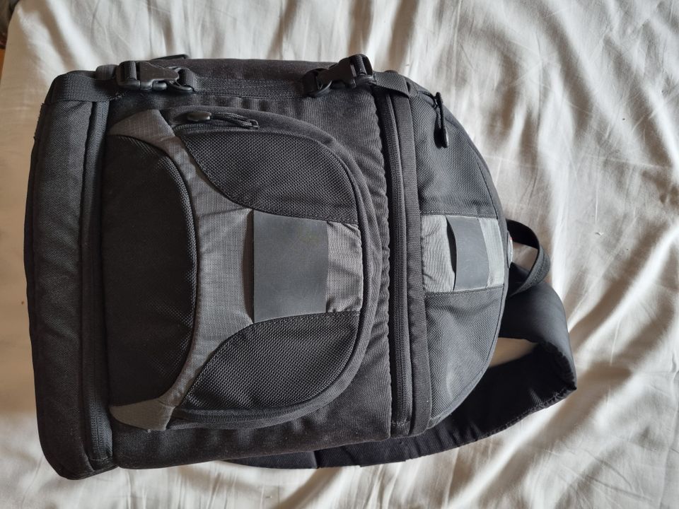 LowePro Slingshot AW 200