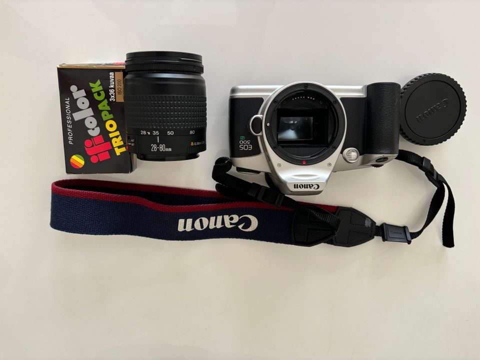 Canon 500 N EOS 135 mm -filmikamera + 1 objektiivi