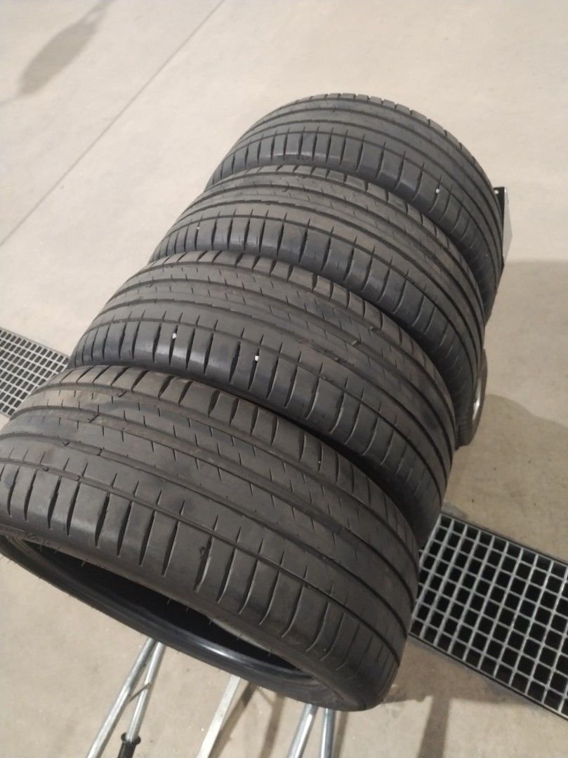 225/45r19 michelin pilotsport 4 96w alla käyneet dot 22