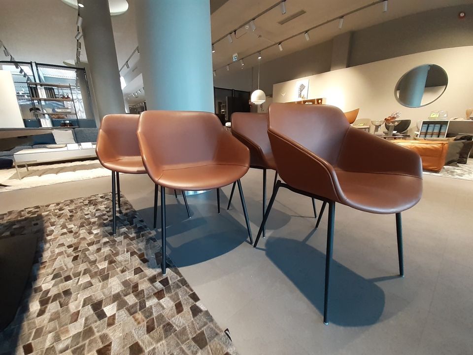 BoConcept Vienna-tuoli konjakinvärinen nahka ovh.799,- /kpl