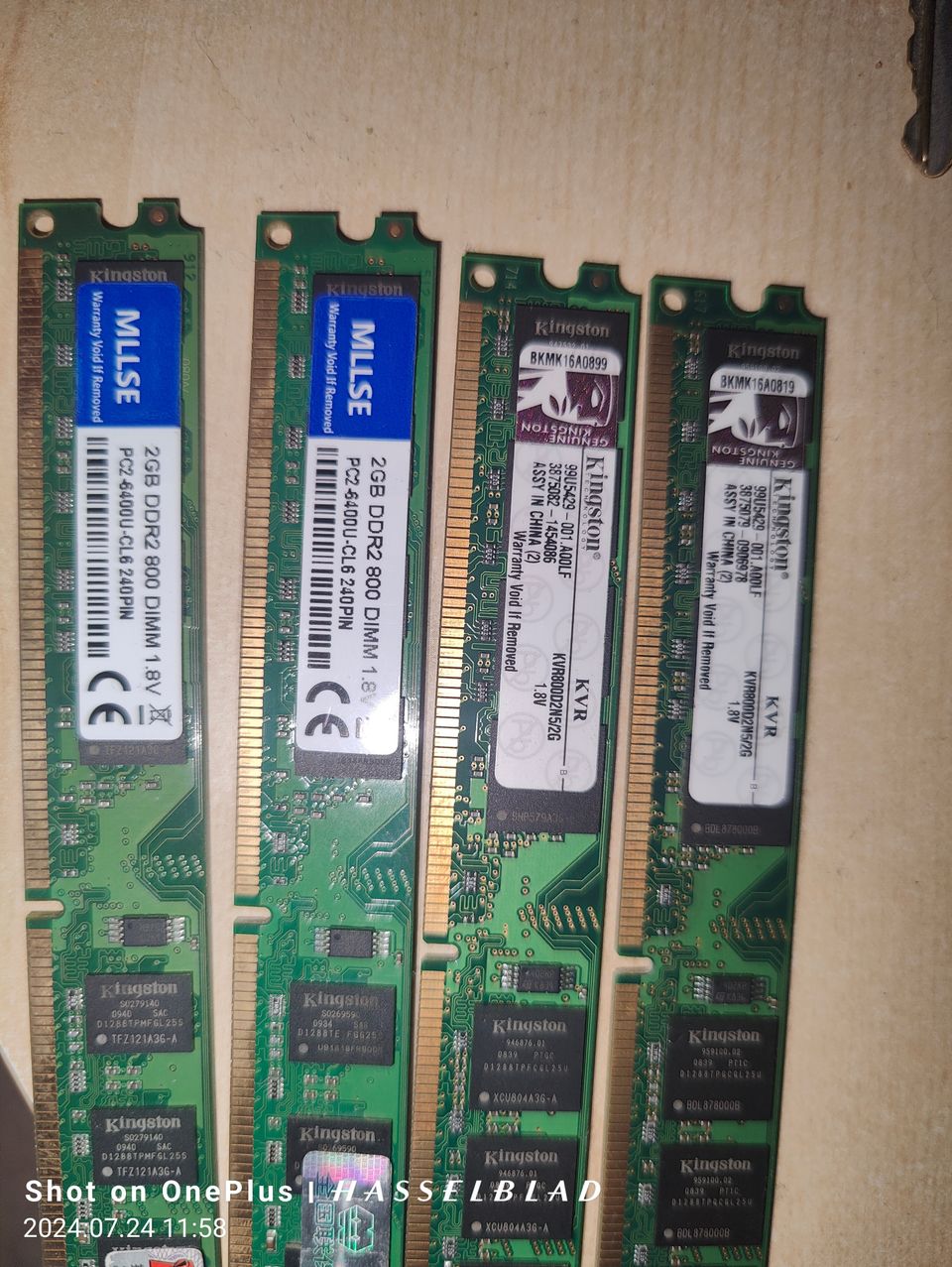 4x2 GB DDR2 800