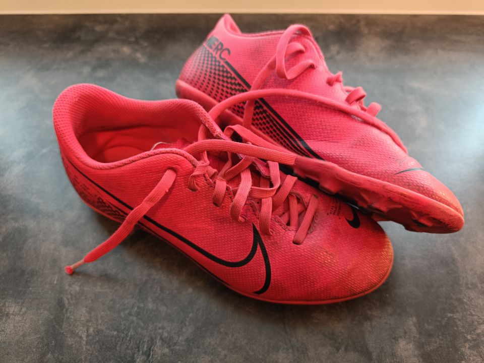 Nike Mercurial nappulakengät (36)