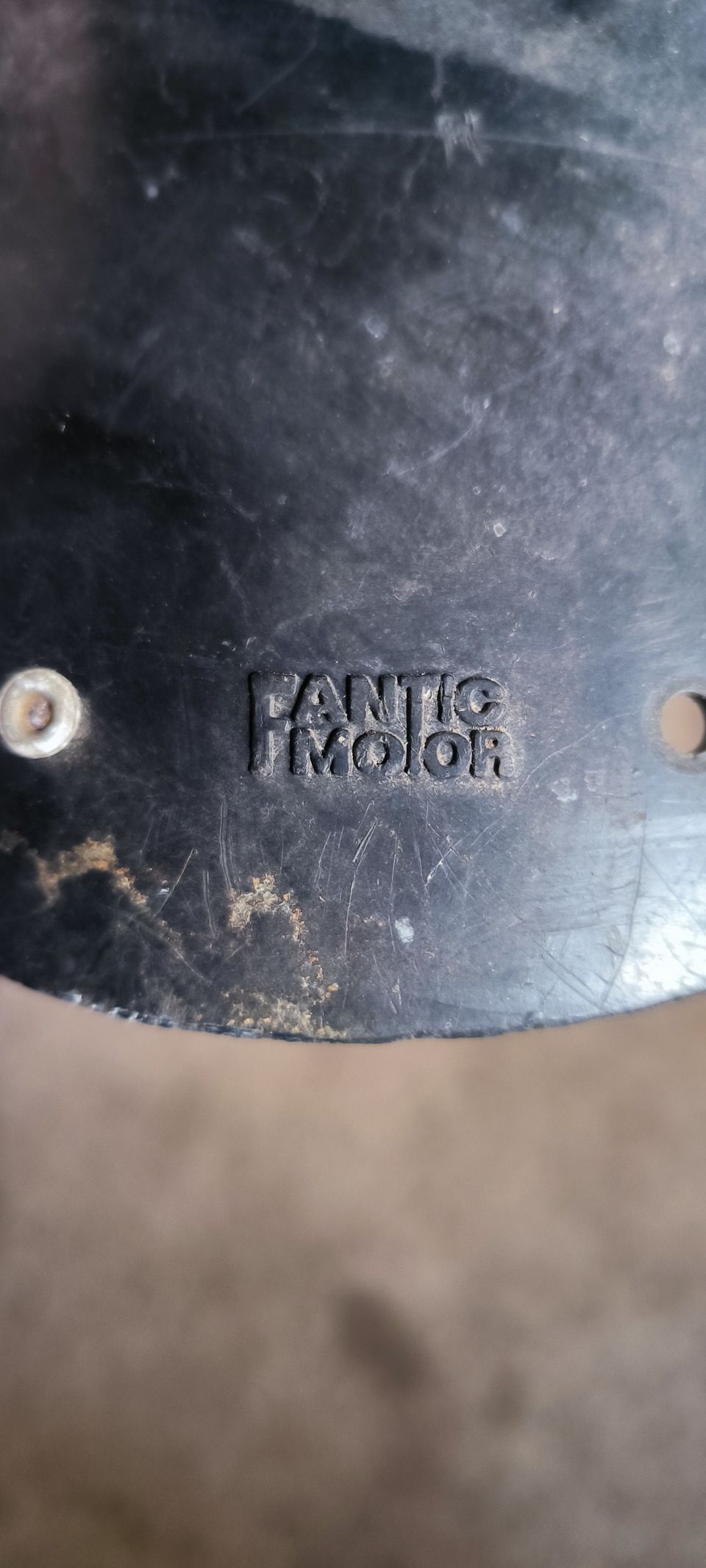 Fantic motor lokari pikku tankkiin