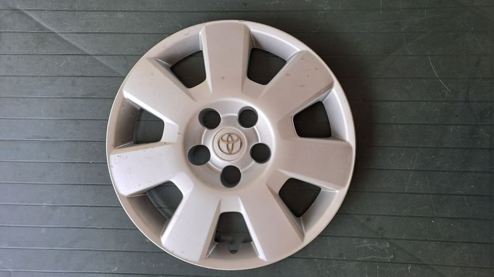 Pölykapseli 16" Toyota Corolla Verso