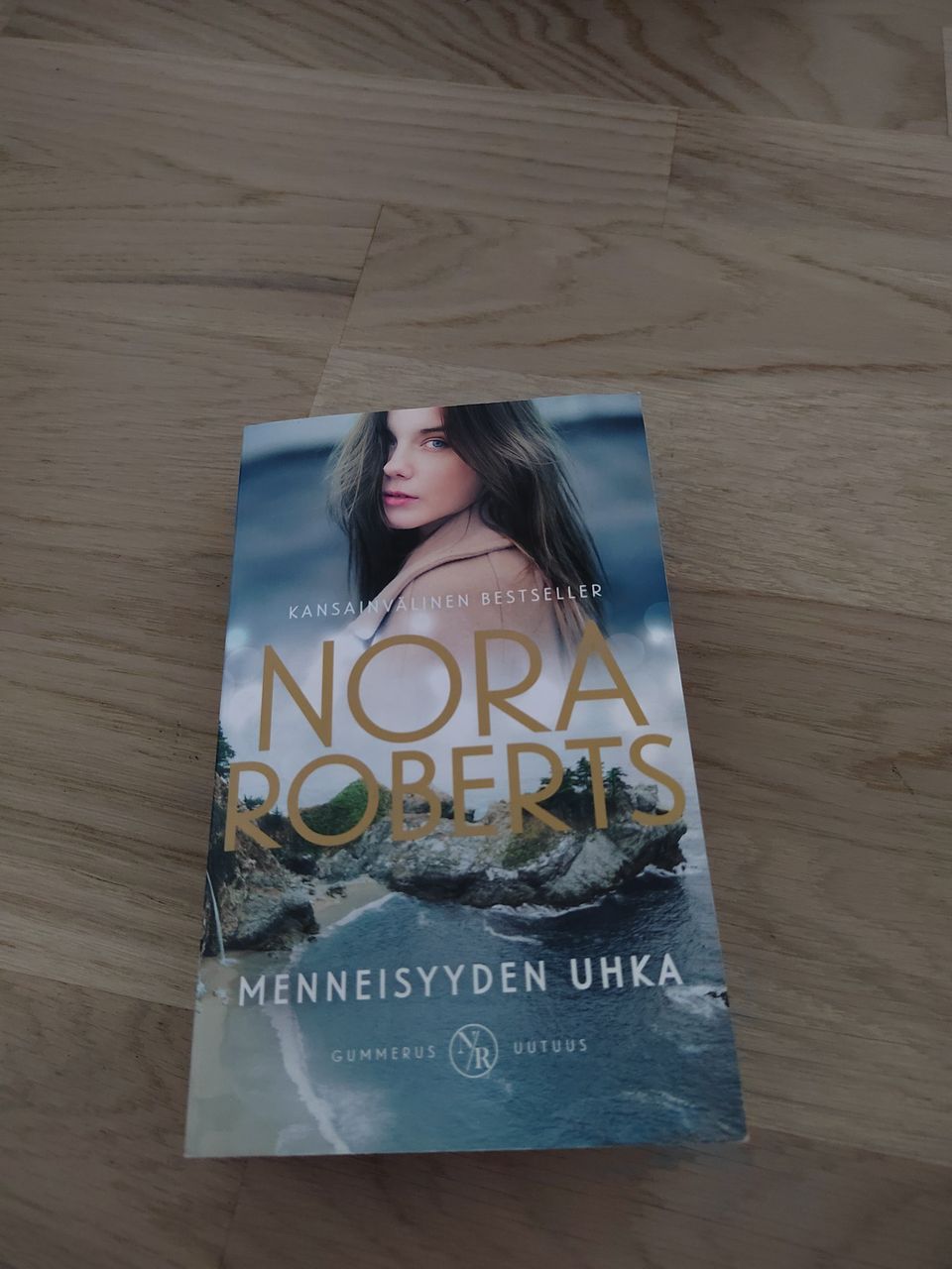 Nora Roberts - Menneisyyden uhka