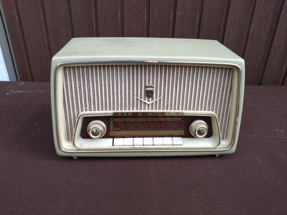 Vanha radio, Grundig