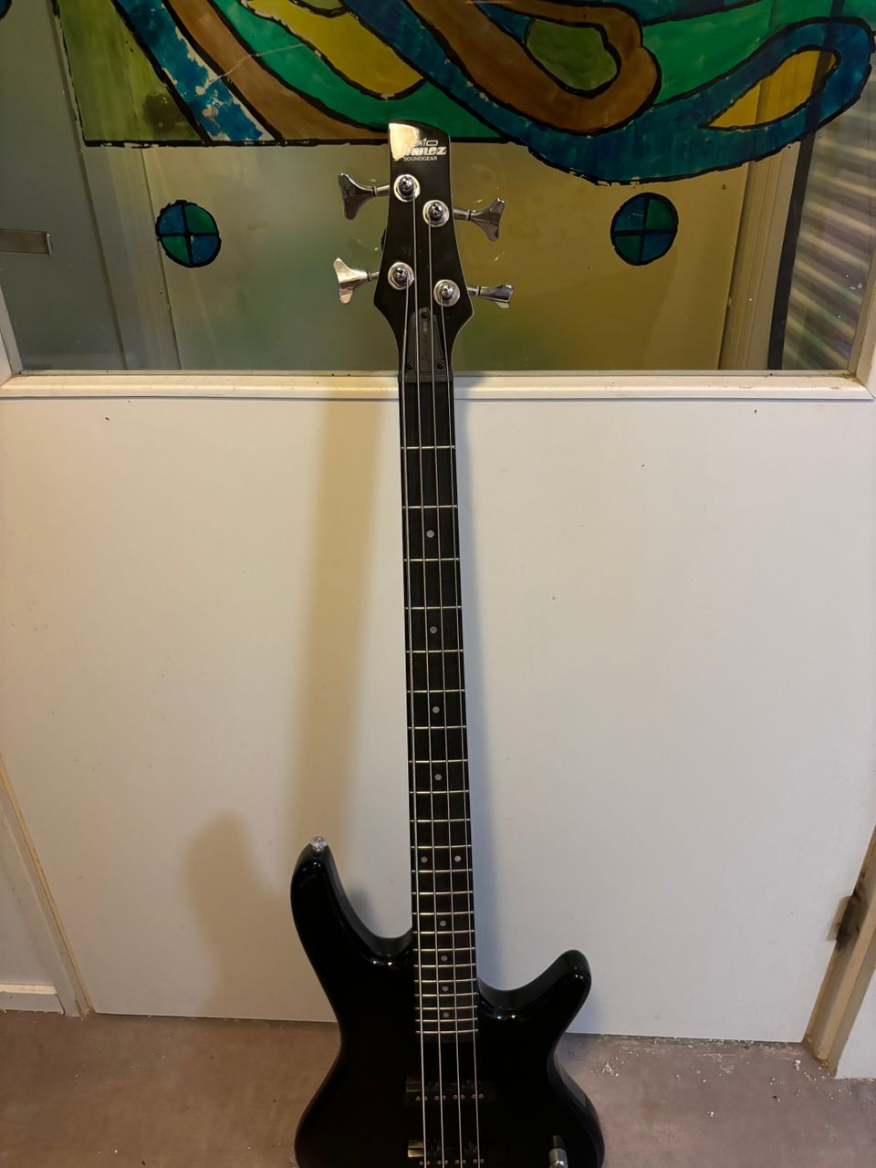 Ibanez basso ja Ampeg vahvistin