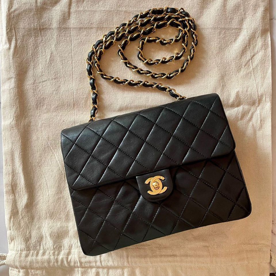 Chanel Square Classic Flap musta laukku Quilted Lambskin