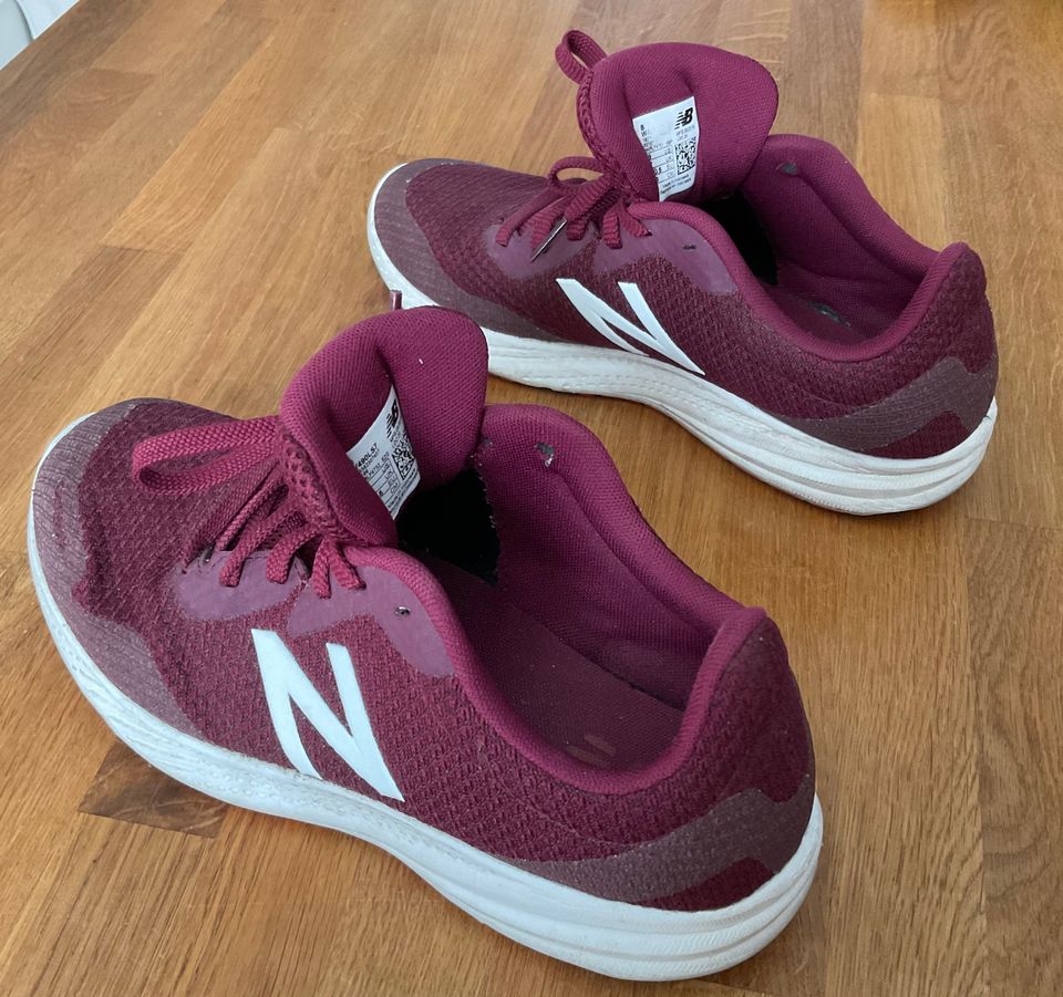 Naisten New Balance 490v7 SpeedRide juoksukengät.