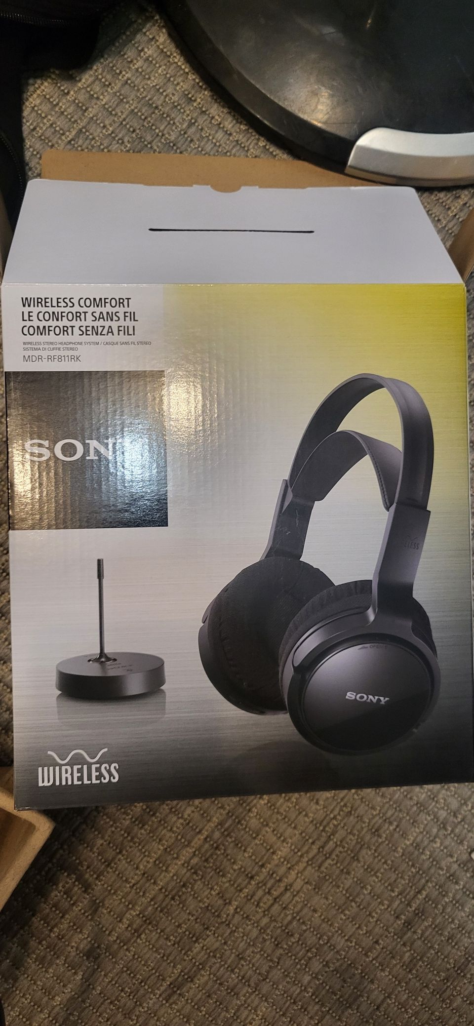 Uudet Sony wireless headphones TV:n/radion kuunteluun