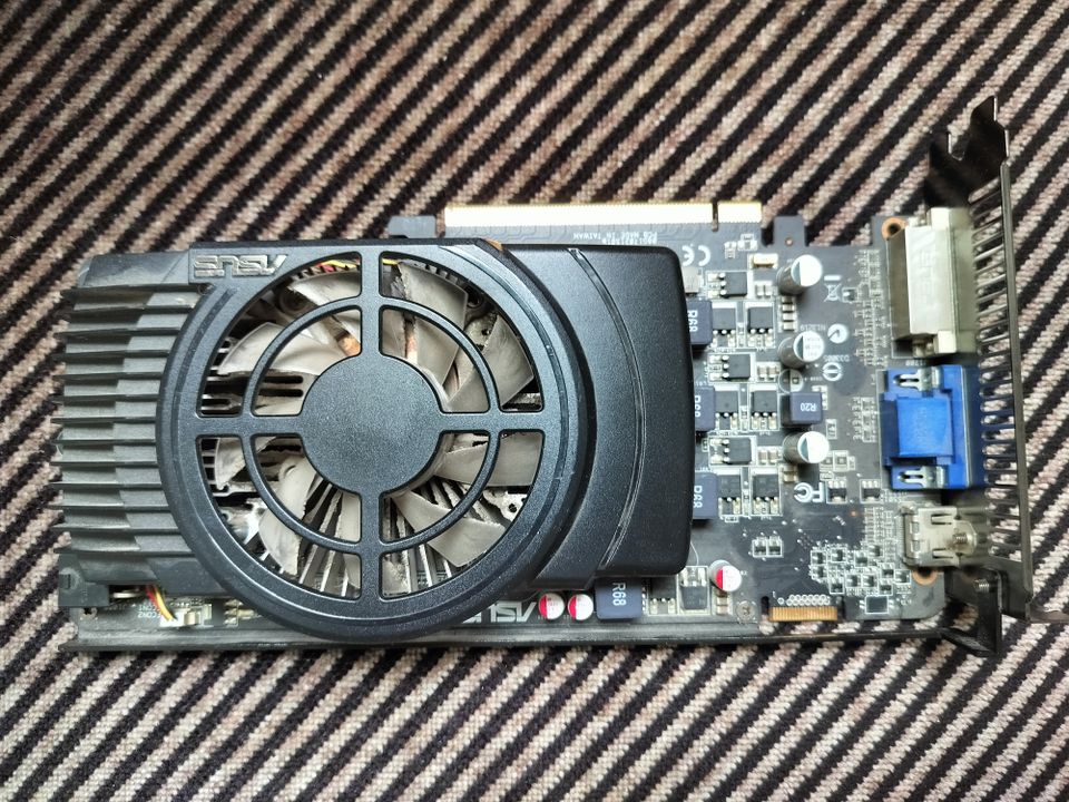 ASUS ATI Radeon HD 5770 1 GB GDDR5 näytönohjain PCI-E