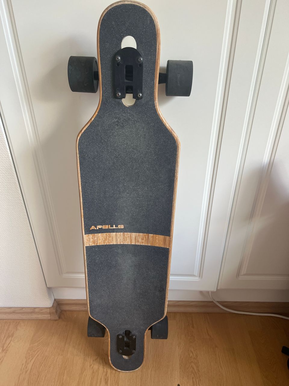 Longboard Apollo k11 laakereilla / Flex 2.