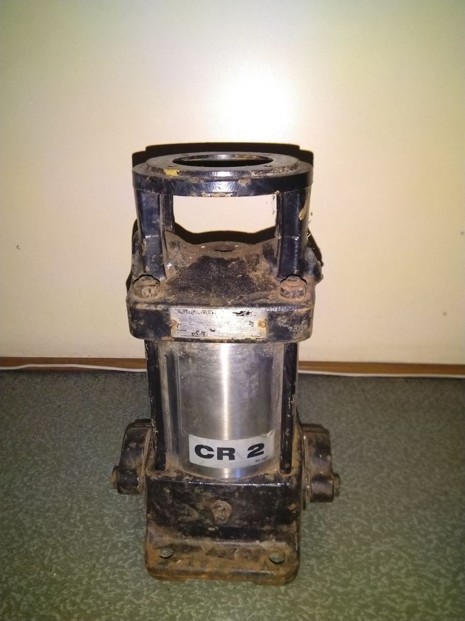 Grundfos CR 2 pumppuosa ilman moottoria.