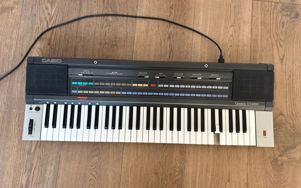 1984 Casio CT-6000 Casiotone 61-Key Syntetisaattori