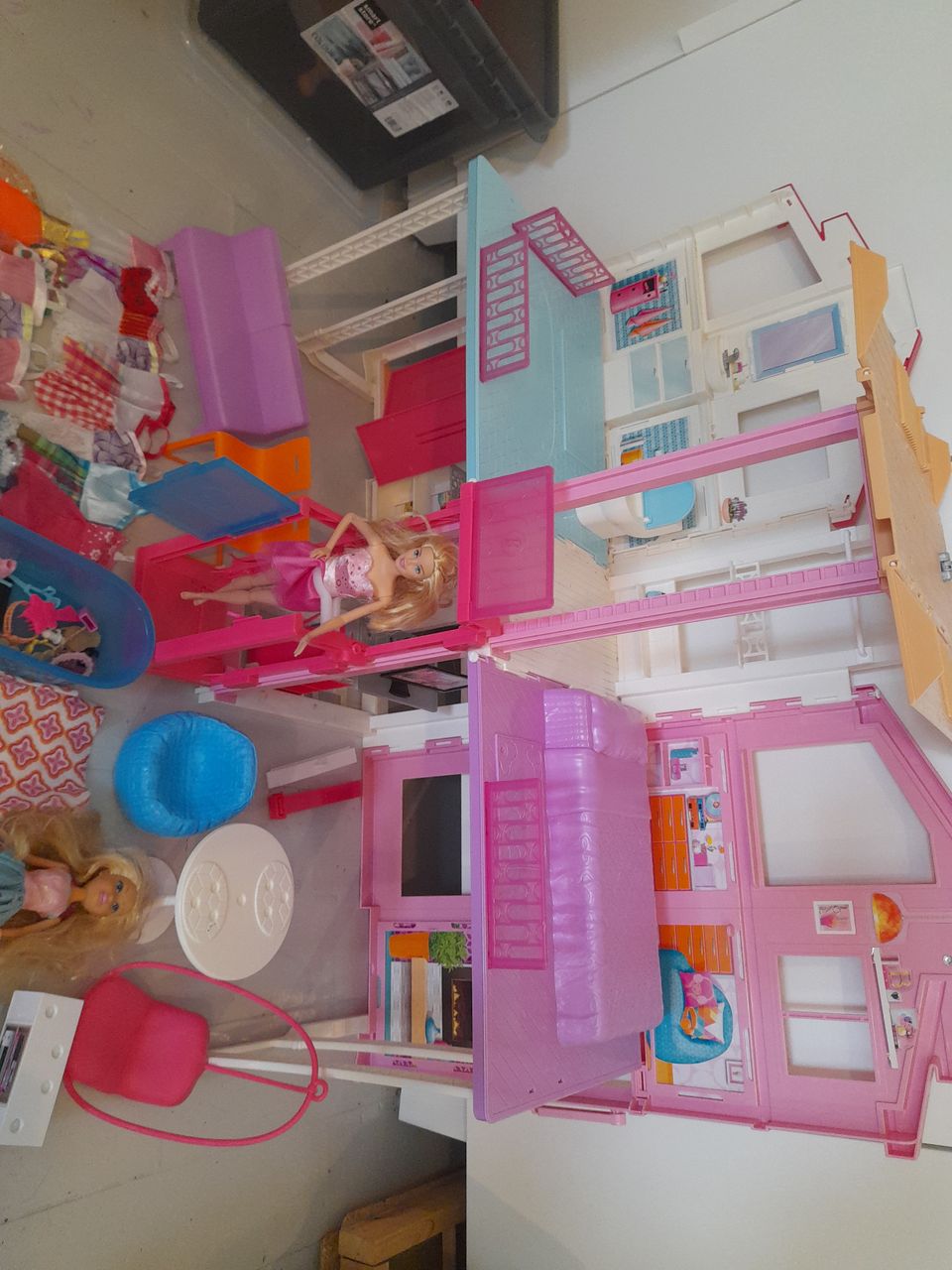 Barbie Malibu big town house