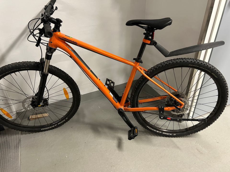 Cannondale Trail 4 maastopyörä,  koko MD (29”)