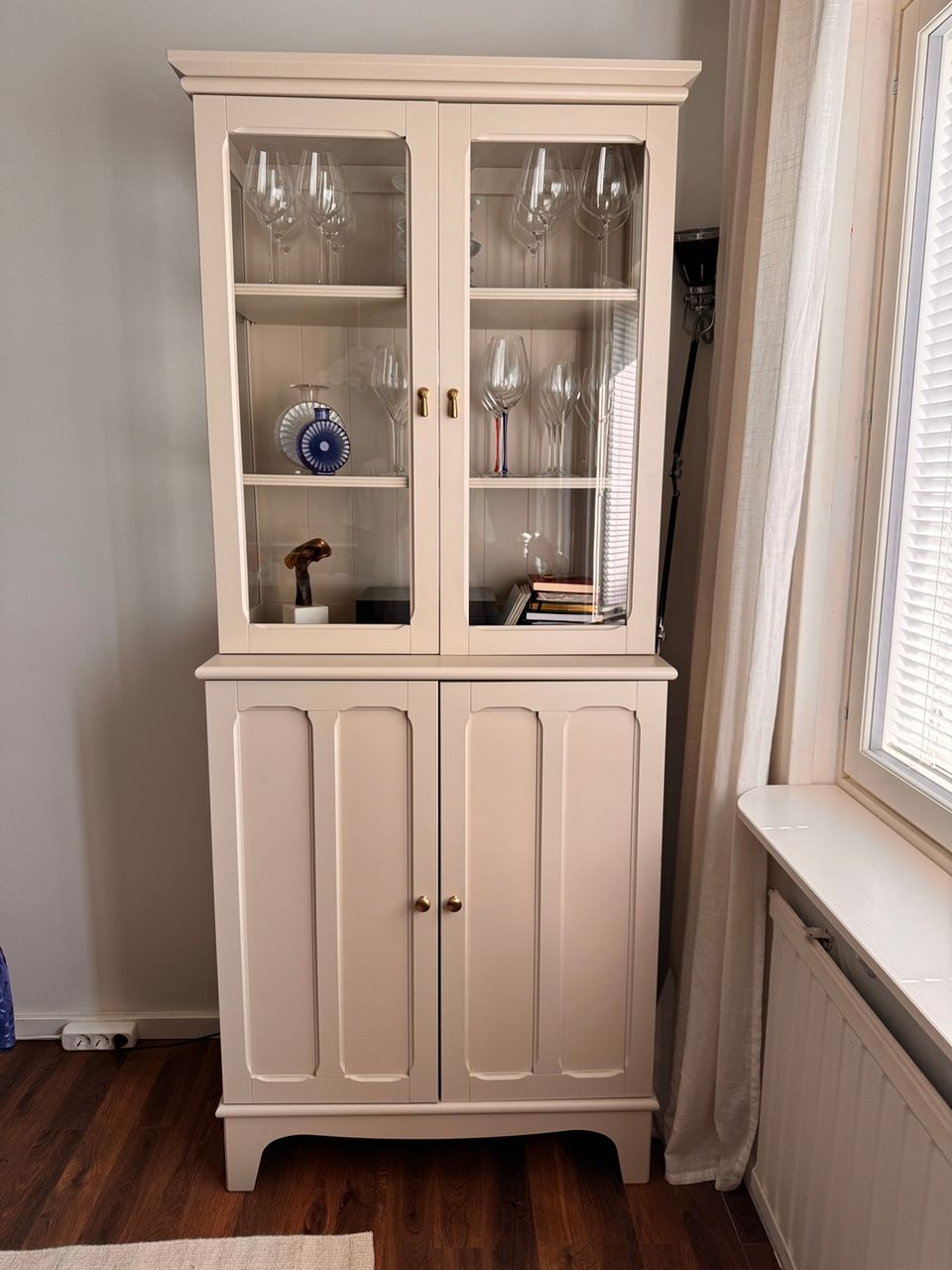 Ikea LOMMARP beige vitriini