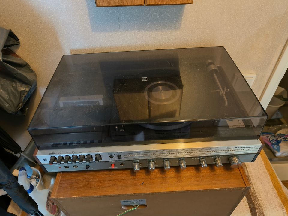 National Panasonic LP-levy-stereot ja kaiuttimet