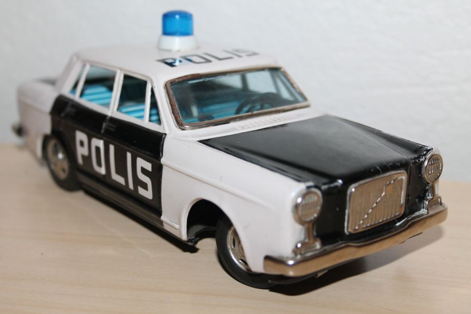 Bandai Volvo 164 Japani peltiauto 60-luku peltinen auto 21cm vintage leikkiauto