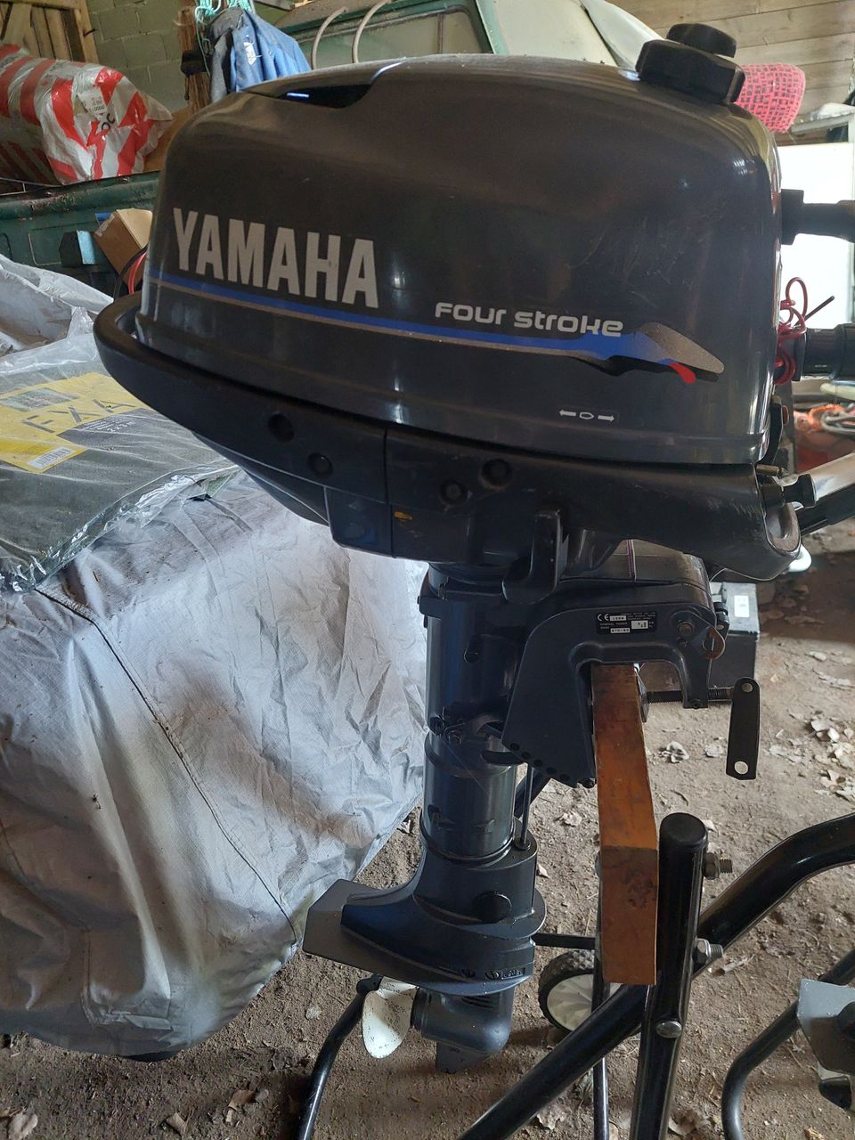 Yamaha 4hv nelari