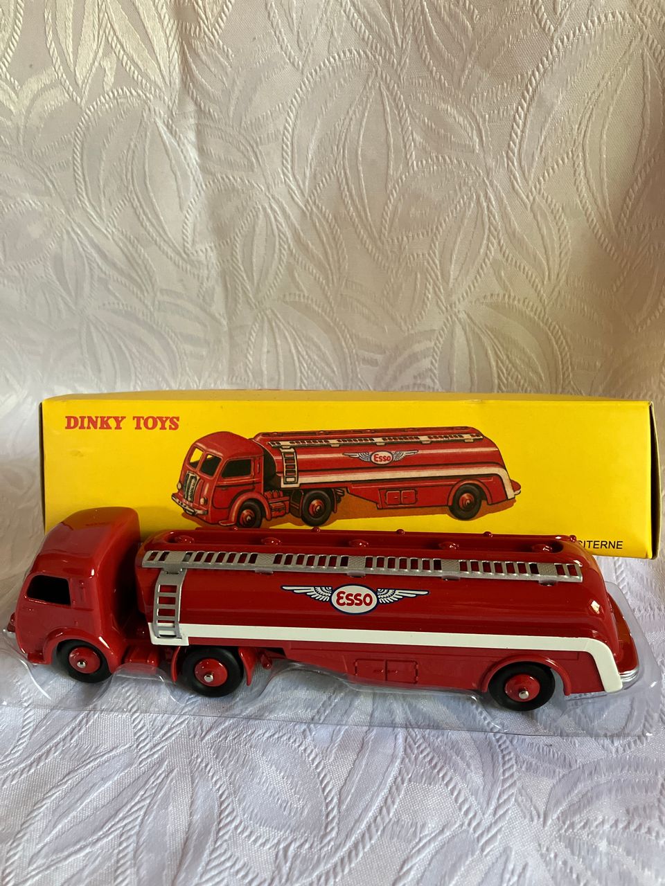 Dinky Toys säiliöauto