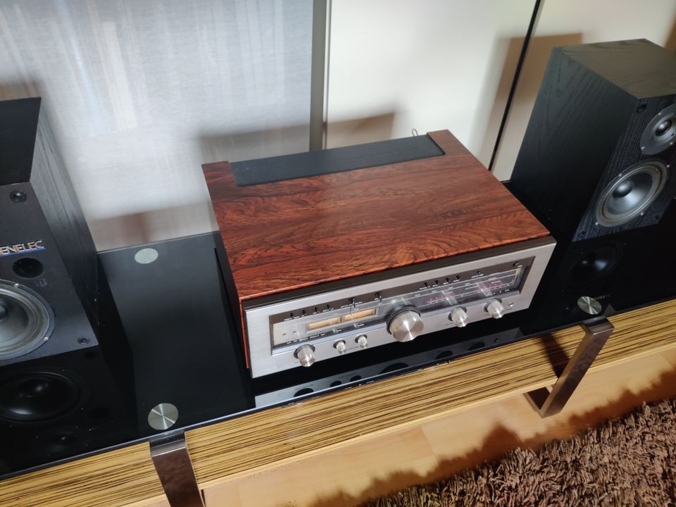 Luxman R-1050