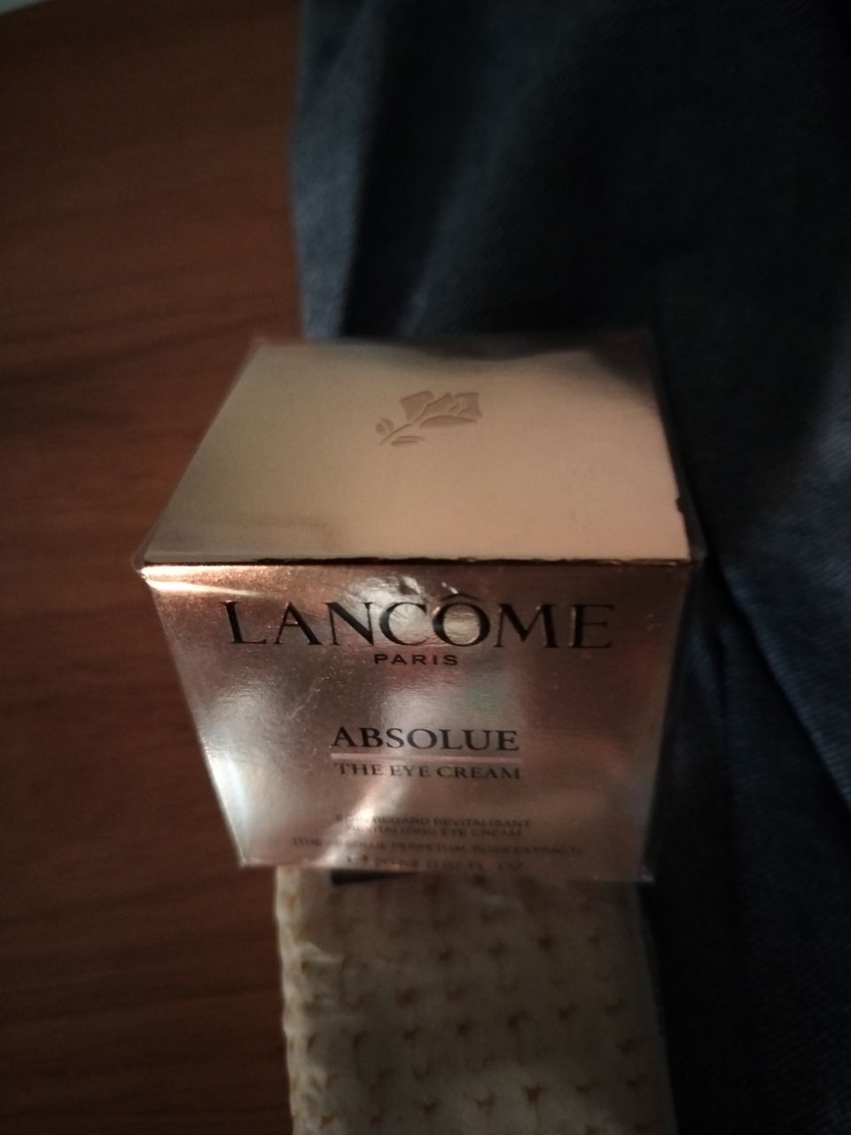 Lancome Absolue The eye Cream. Avaamaton