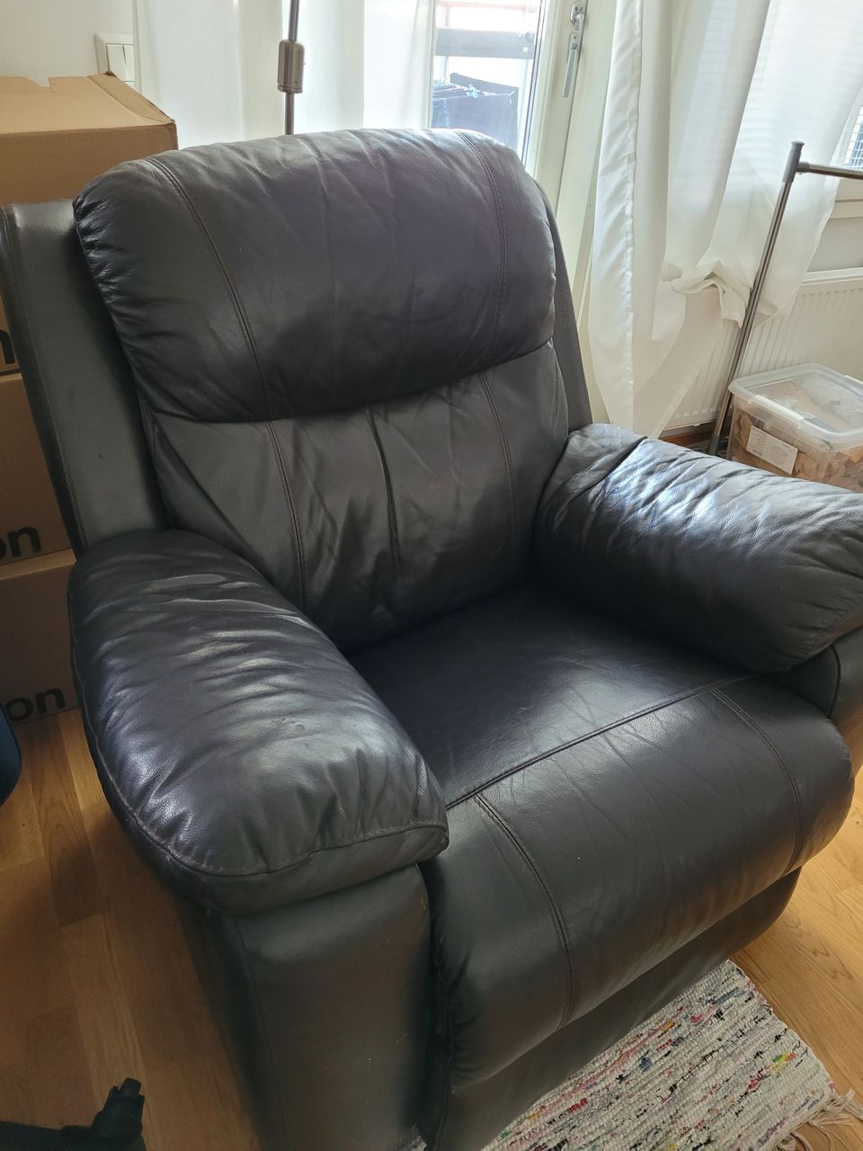 Recliner nojatuoli