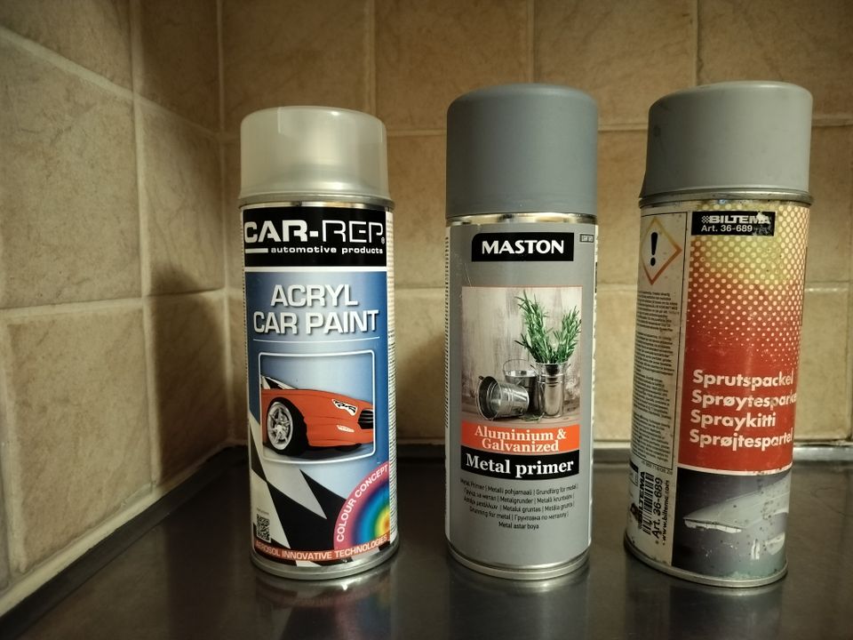 Spraypurkit käyttämättömät