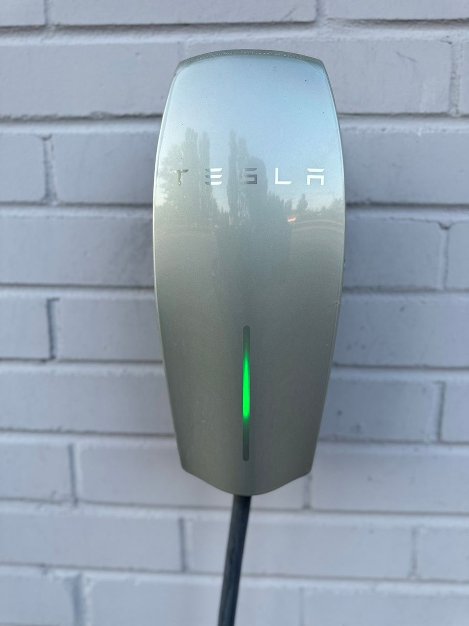 Tesla tai muuntype 2 koti/firmalaturi 22kw pitkällä 7 m johdolla.