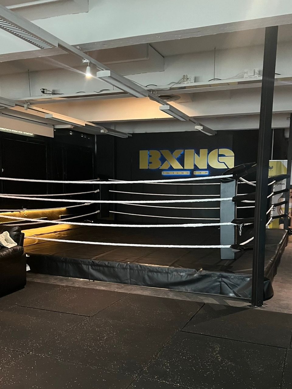 Nyrkkeilykehä / Boxing ring