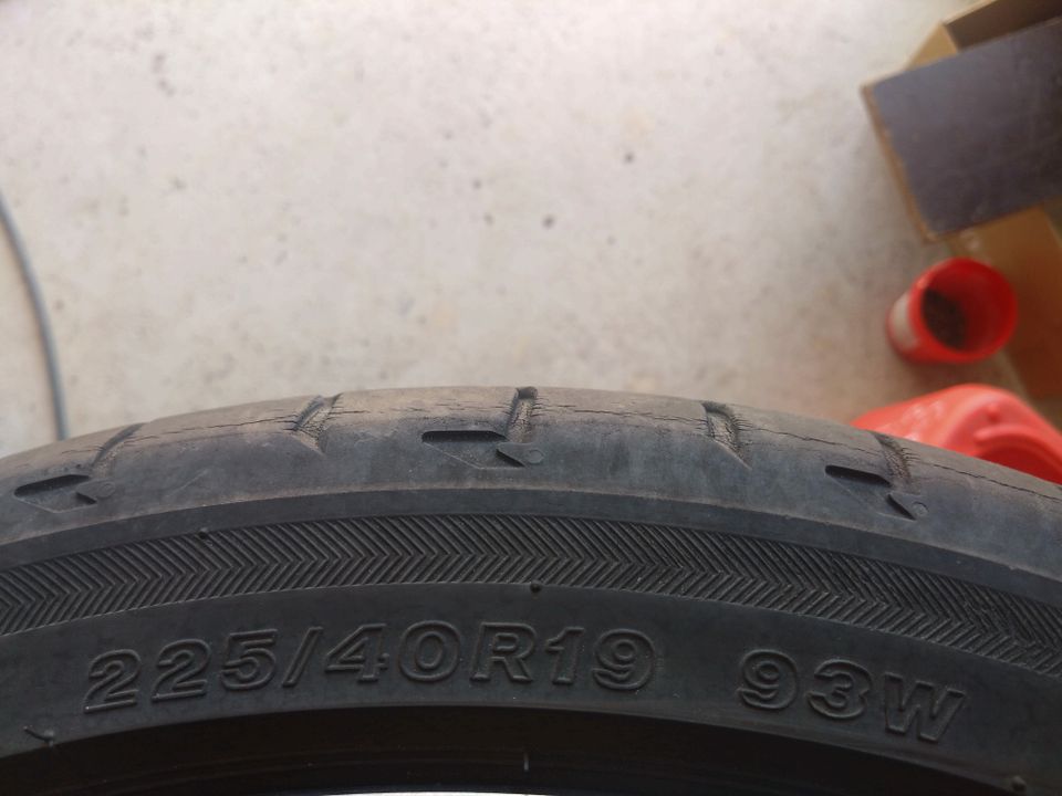 225/40r19 kesärenkaat 3kpl