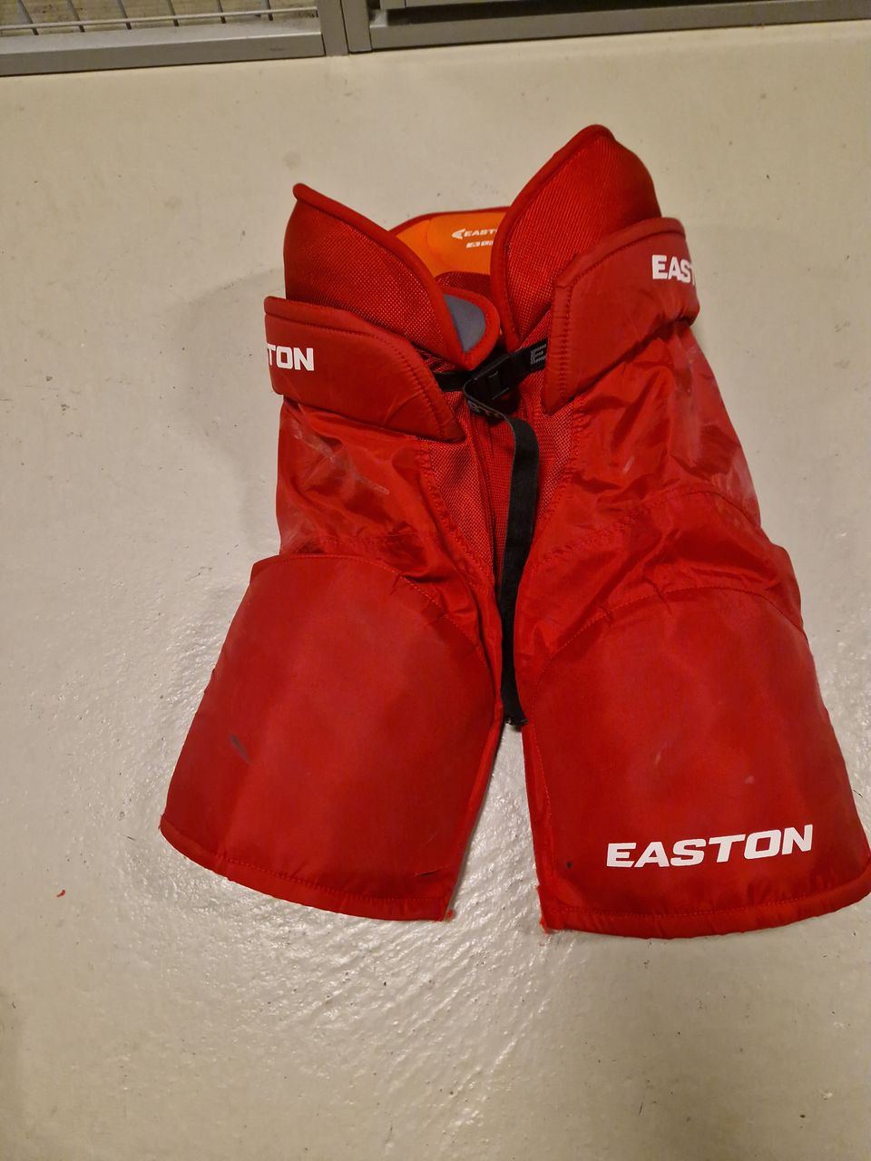 Punainen Jääkiekko housut EASTON, L-koko JR