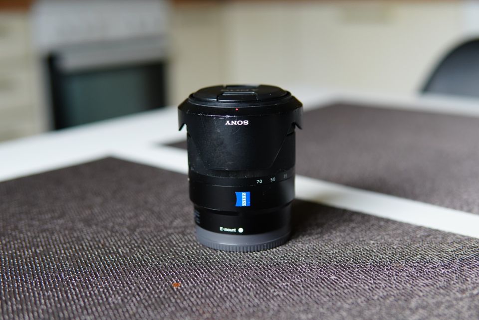 Sony E 16-70mm f/4.0 Objektiivi