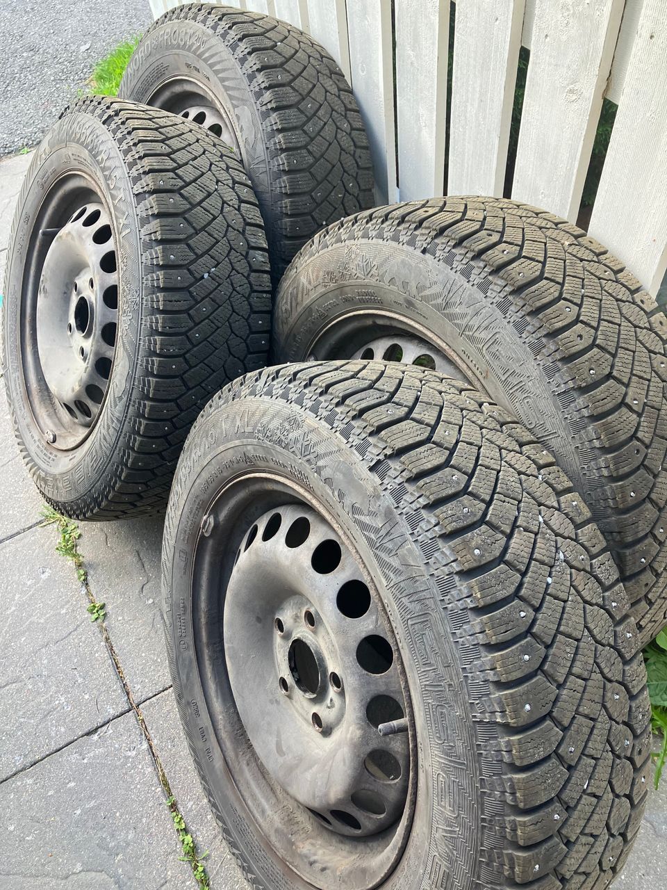 Talvirenkaat 195/65 R15